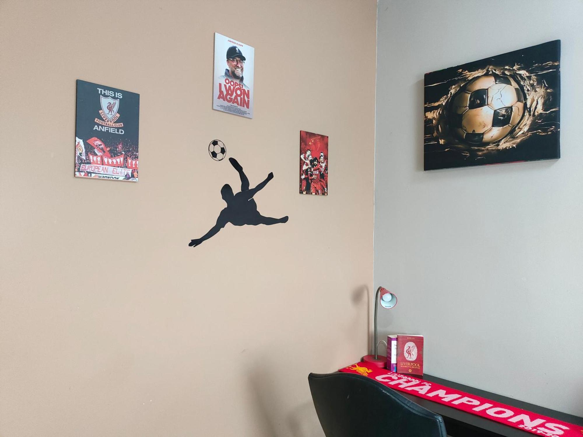 Ynwa Shankly Stay, Near Klia